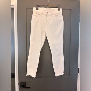 Lucky. Size 4/27. White - Ava Mid Rise Crop Jean